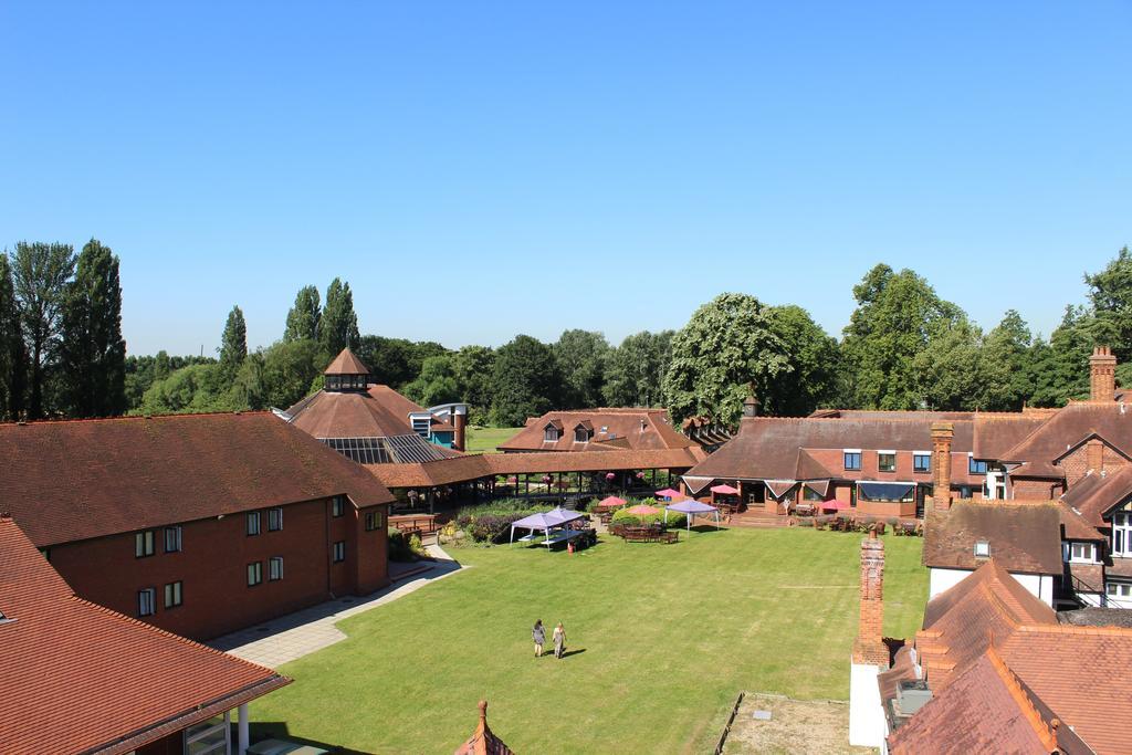 Cim Business Centre Hotel Maidenhead Exterior photo